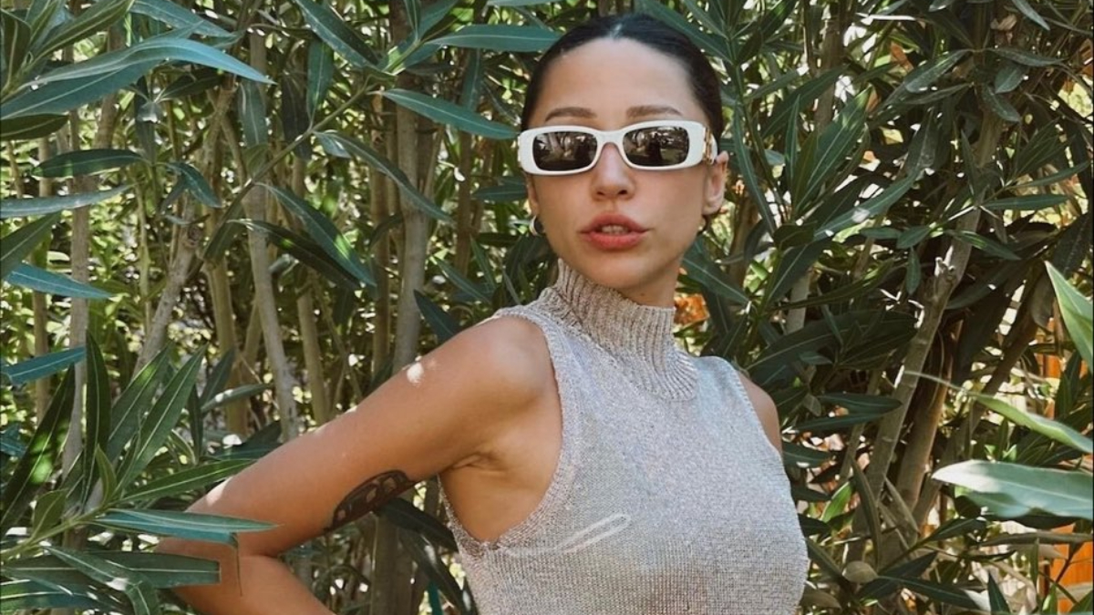 Zeynep Bastık'tan çömelme pozu