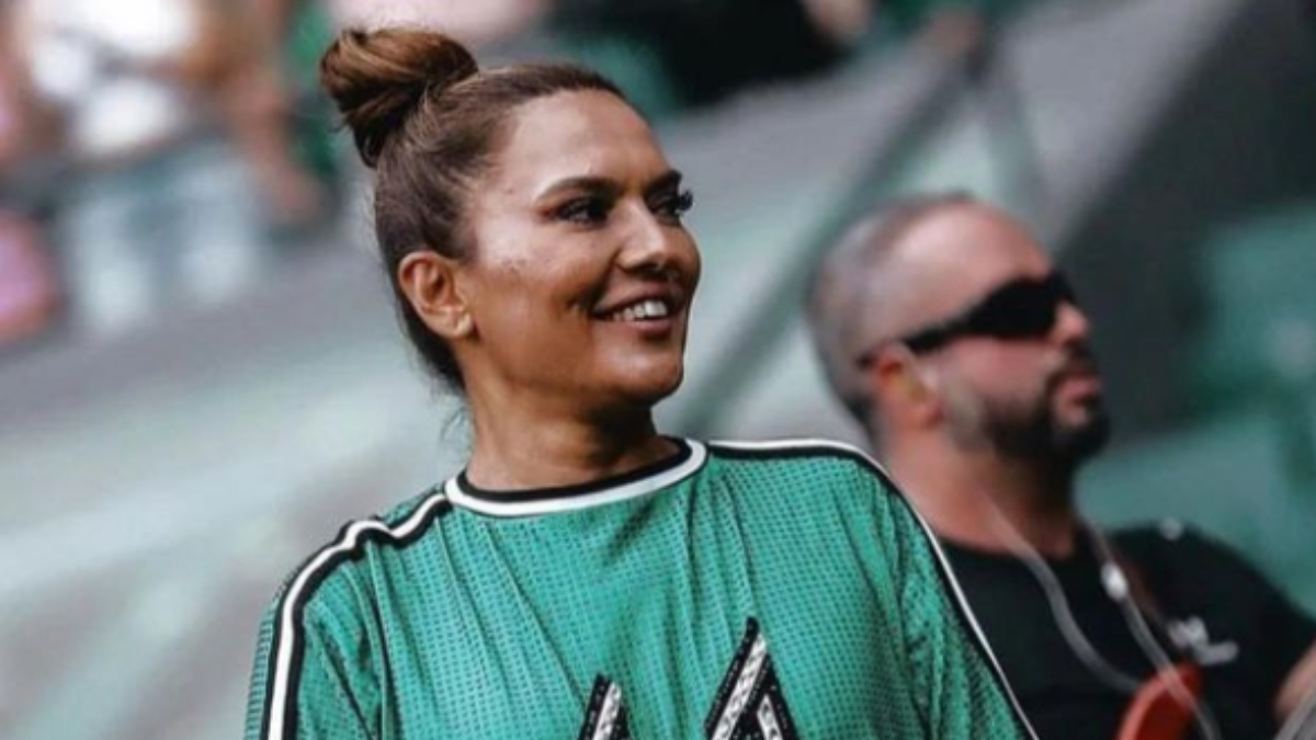 Demet Akalın, Kocaelispor maçında konser verdi! Açıklaması olay oldu...