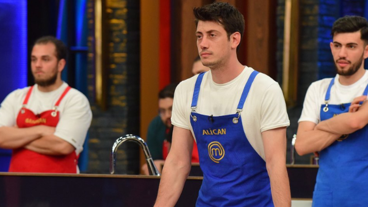 MasterChef Alican sevgilisi bakın kimmiş! Bikinili kareleri sosyal medyayı salladı: "Çok şanslı adamsın"