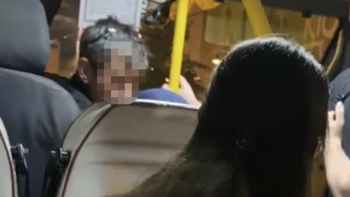 İstanbul'da minibüsçü, kadın yolcuyu araçtan kovdu