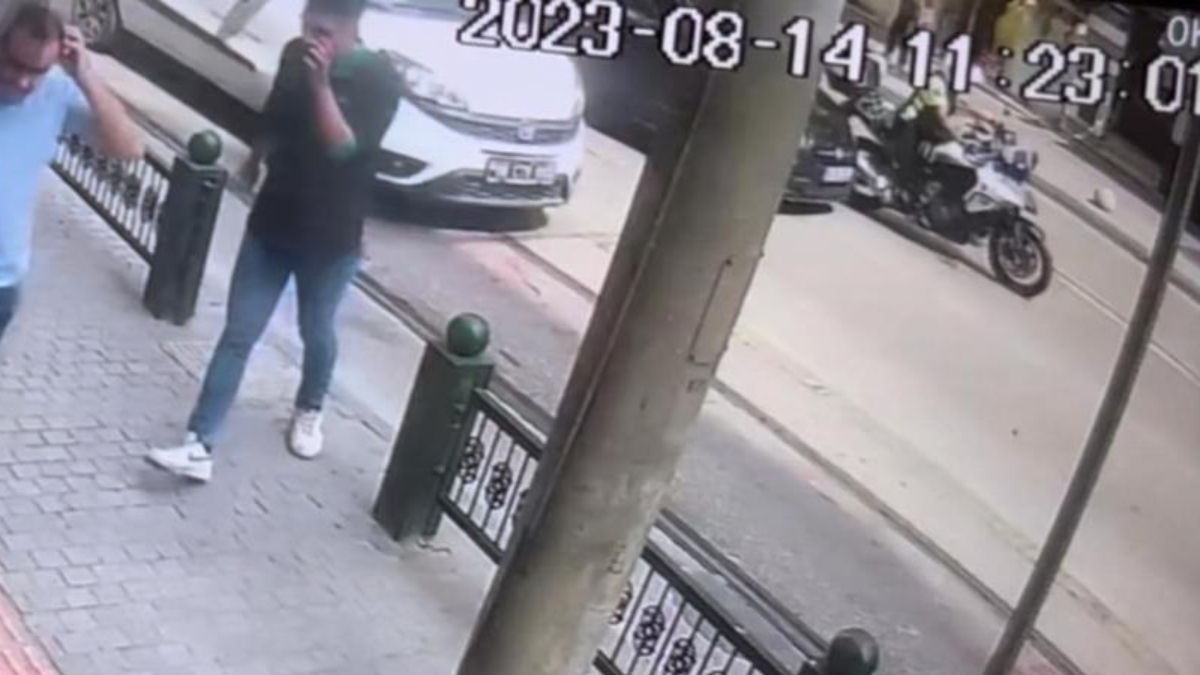 Bursa'da dikkatsiz sürücü polis motoruna çarptı