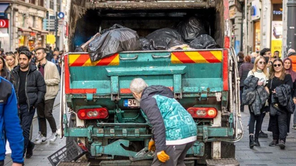 İstanbul'da çöpler toplanmayacak! Transfer işçileri greve gidiyor...