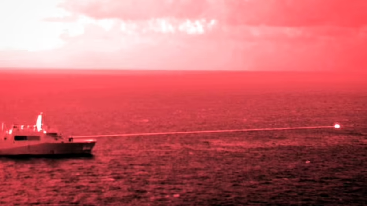 Geleceğin savaşları! Çin ordusu, sonsuza kadar ateşleyen bir lazer silahına sahip olduğunu iddia ediyor