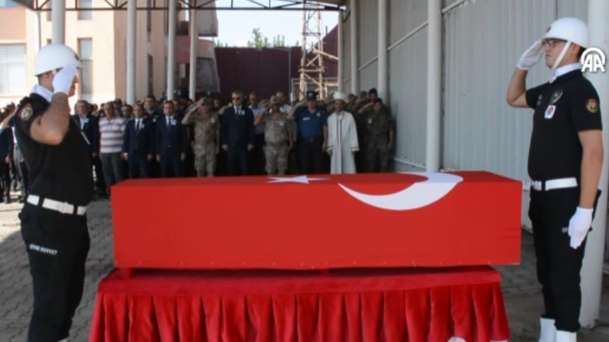 Şırnak'ta kalp krizinden vefat eden polise veda