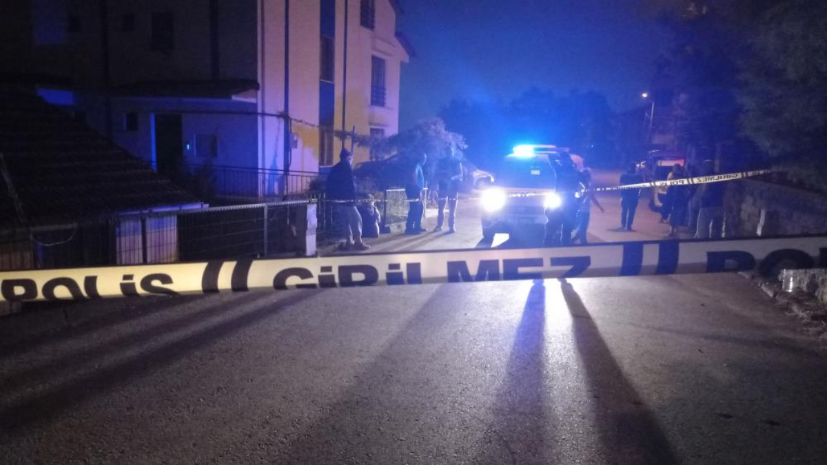 Kocaeli'de bir kişi sokak ortasında vuruldu