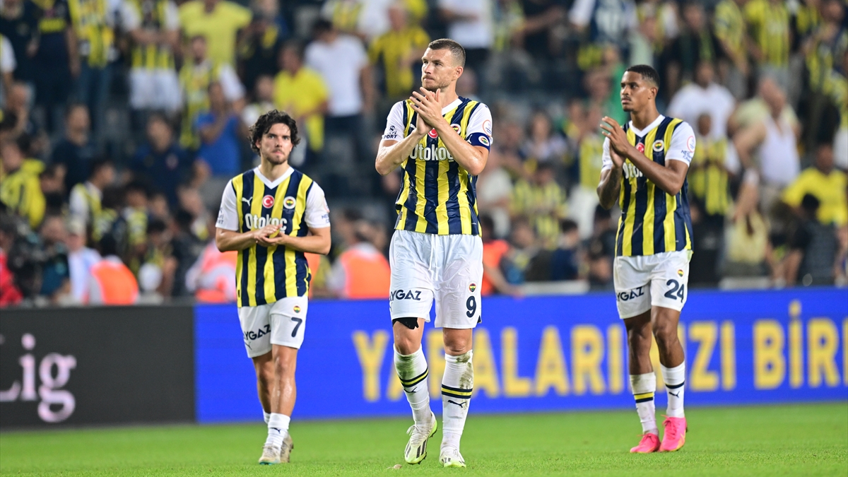 Fenerbahçe'den rakiplerine gözdağı