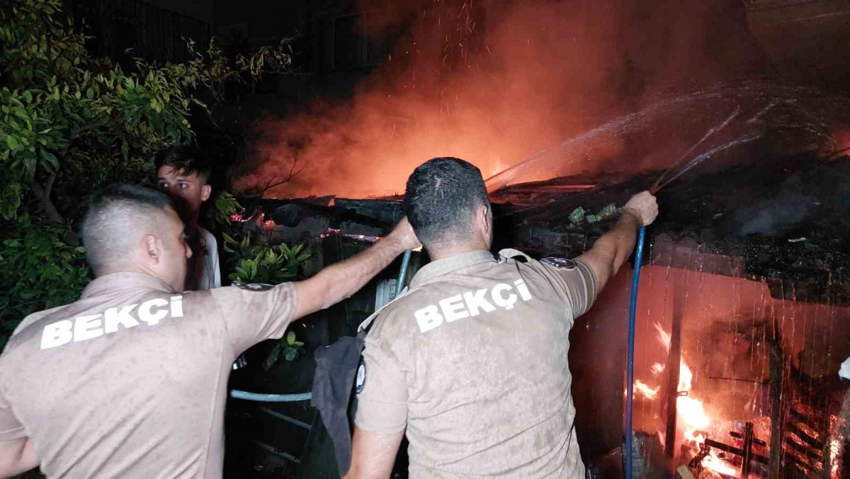 Samsun'da yangına ilk müdahaleyi bekçiler yaptı