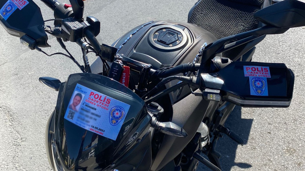 İstanbul'daki çakarlı motosiklete para cezası