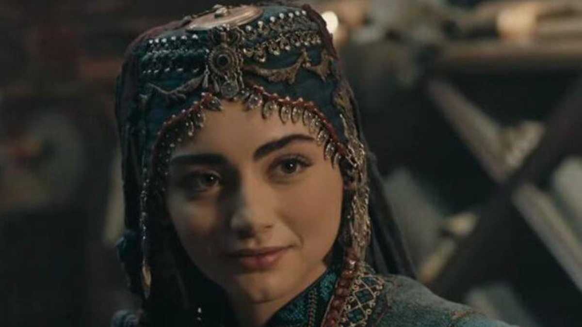 Kuruluş Osman'ın Bala'sı omuzlarını açtı, güzelliği sosya medyayı salladı! "Eşsiz bir parça"