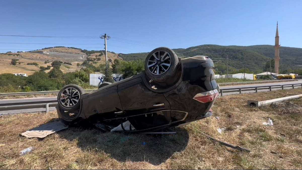 Samsun'da gurbetçi aile kaza geçirdi: 4 yaralı