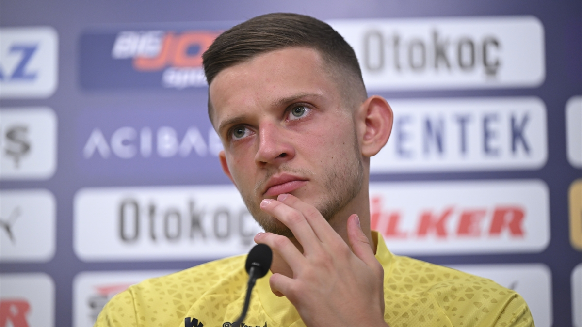 Sebastian Szymanski: Top kazanıyor olmak gol atmaktan daha mutlu ediyor