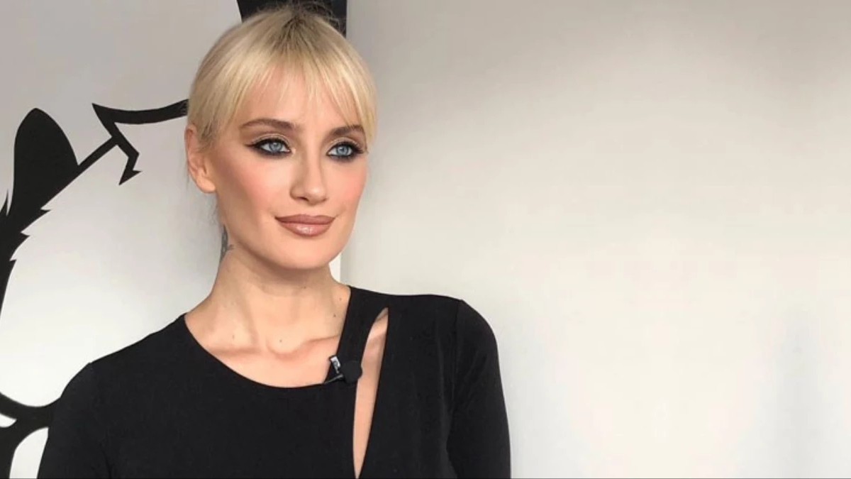 Didem Soydan Instagram hesabını iç çamaşırsız pozlarla doldurdu! "Piton gibi kadın"