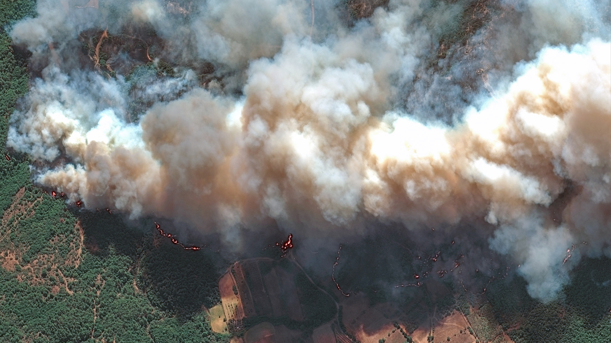 Yunanistan yanıyor! Orman yangını faciasının uydudan görünümü