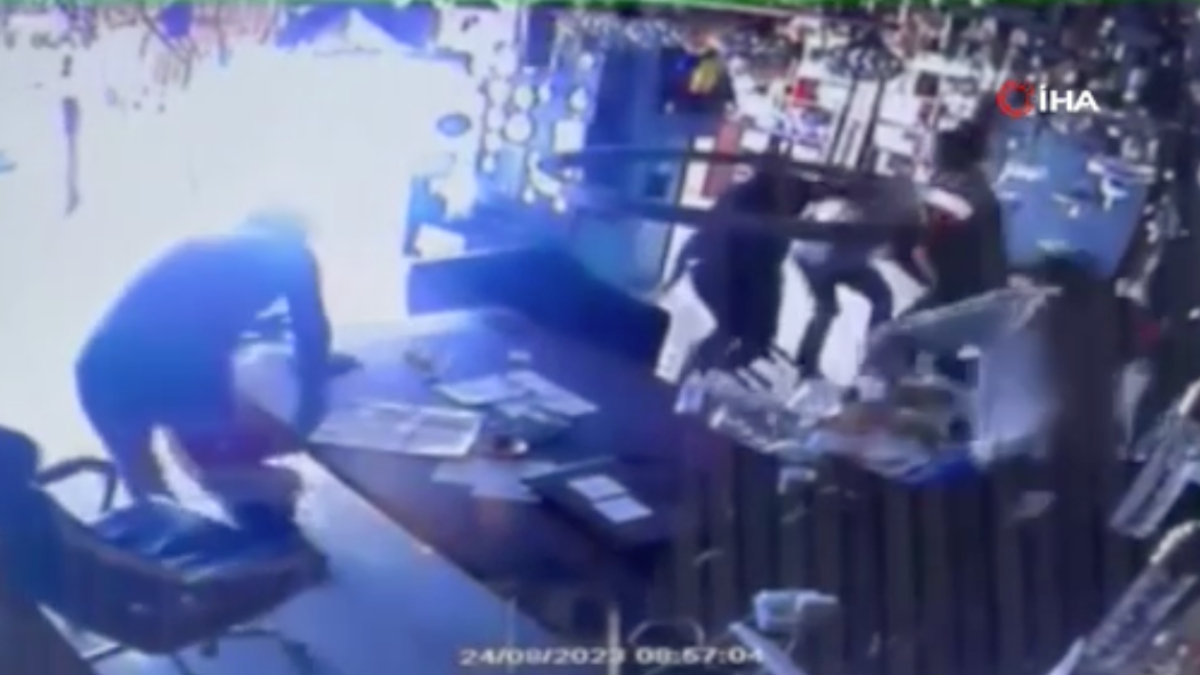 Malatya'da esnaf depreme dükkanında yakalandı