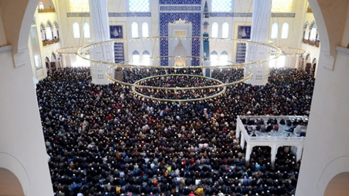 25 Ağustos Cuma Hutbesi konusu ve tam metni! "Allah’ın Yardımı Aziz Milletimizle Beraberdir"