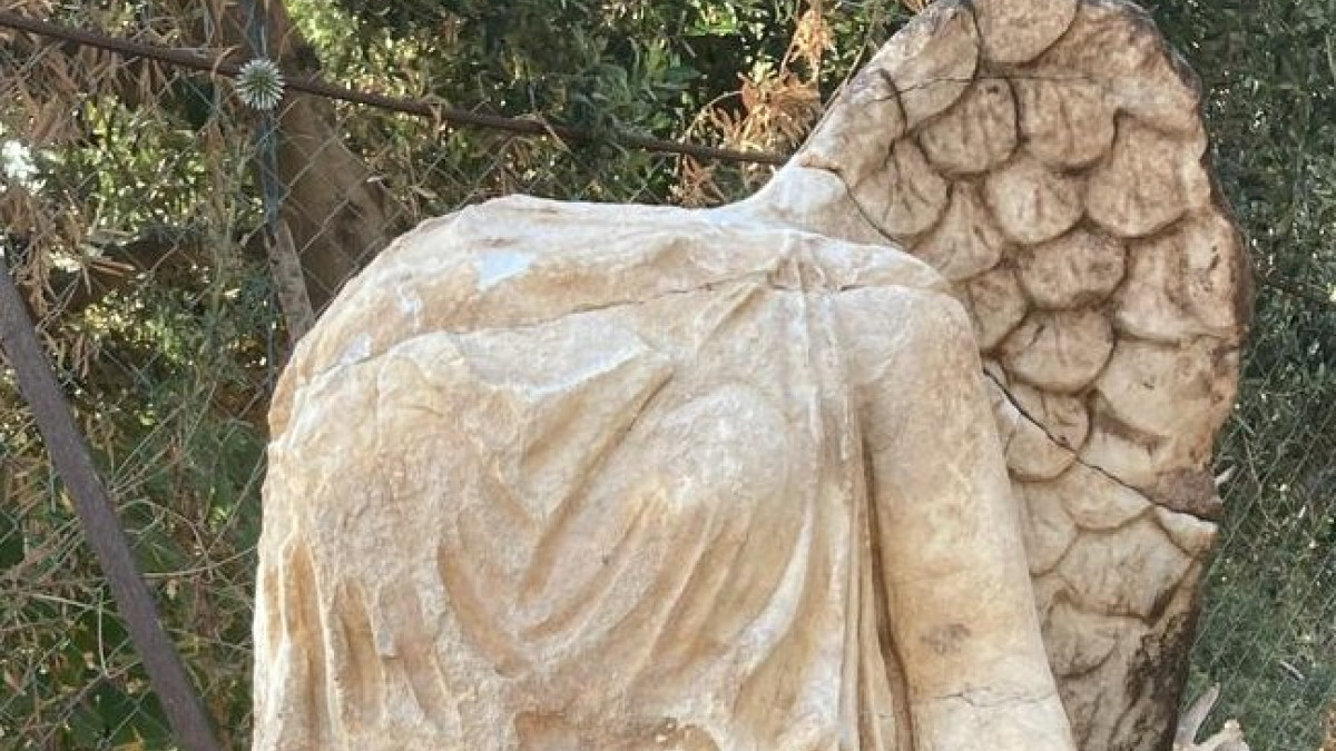 Antalya'da 1800 yıllık heykel bulundu