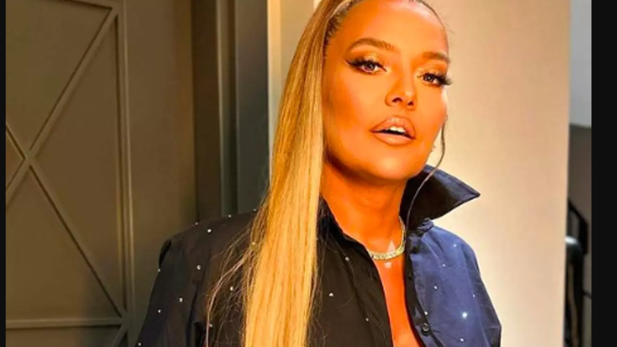 Demet Akalın tekne kazası geçirdi