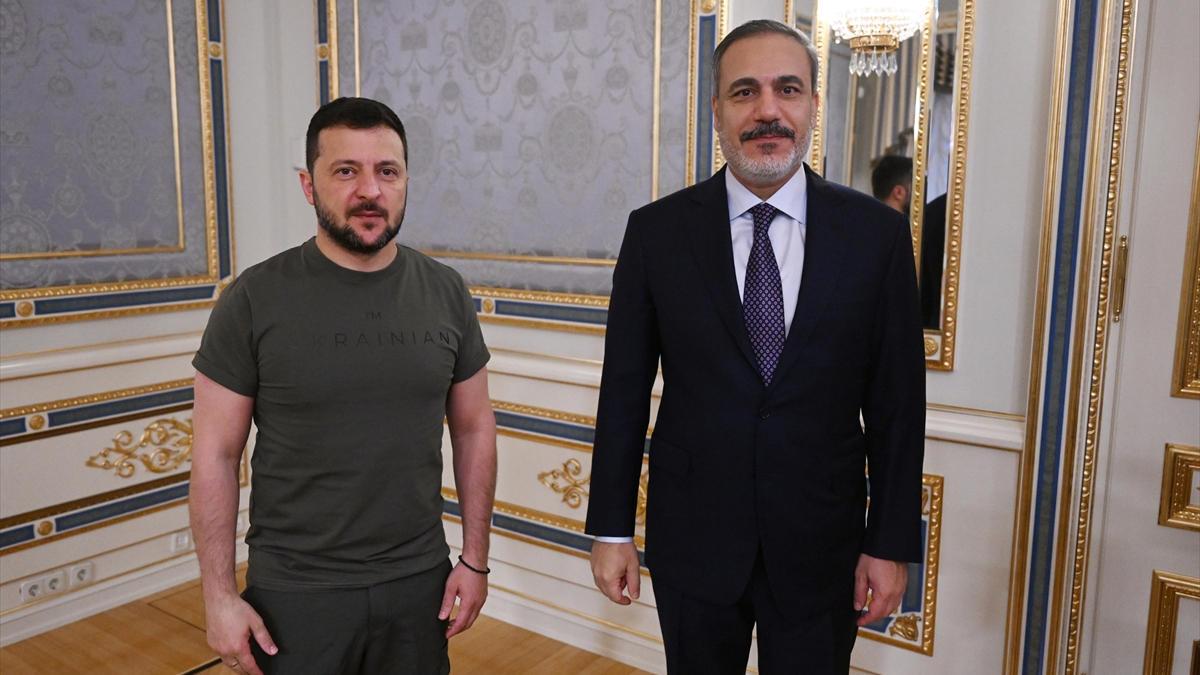 Hakan Fidan, Kiev'de Zelensky ile bir araya geldi