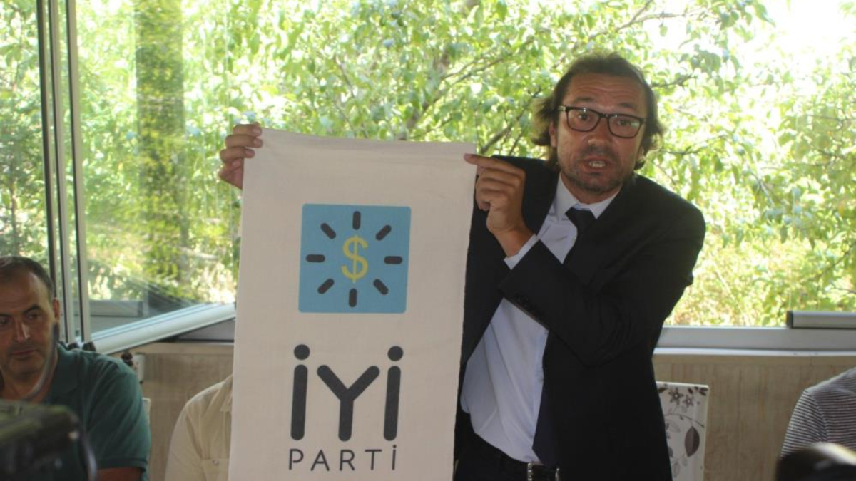 İyi Parti'den istifa eden başkan yönetimi topa tuttu: Partiyi para kazanmak için kurmuşlar