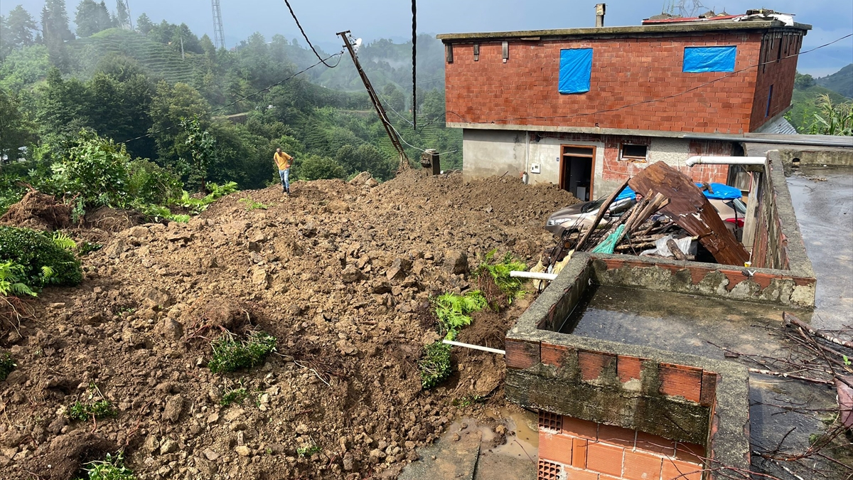 Meteoroloji uyardı: Rize ve Artvin'de gök gürültülü sağanak bekleniyor