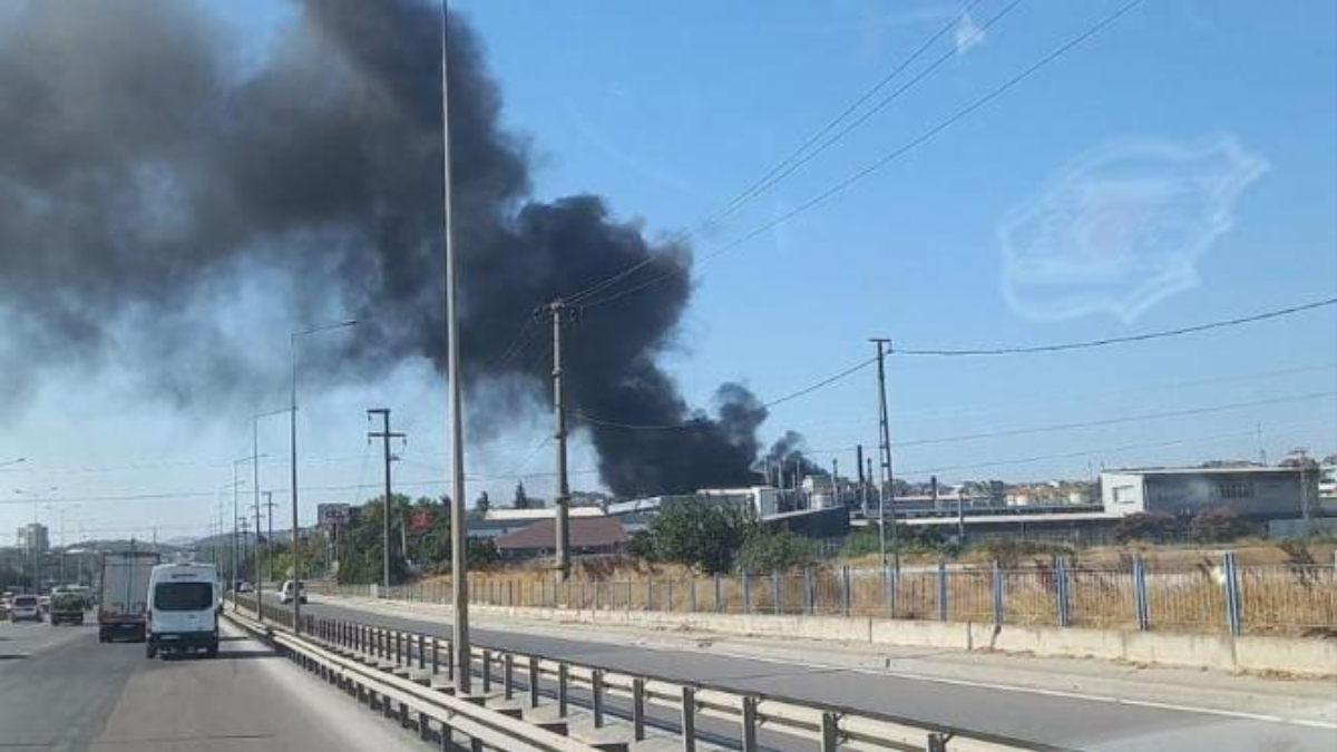Kocaeli'de boya fabrikasında yangın