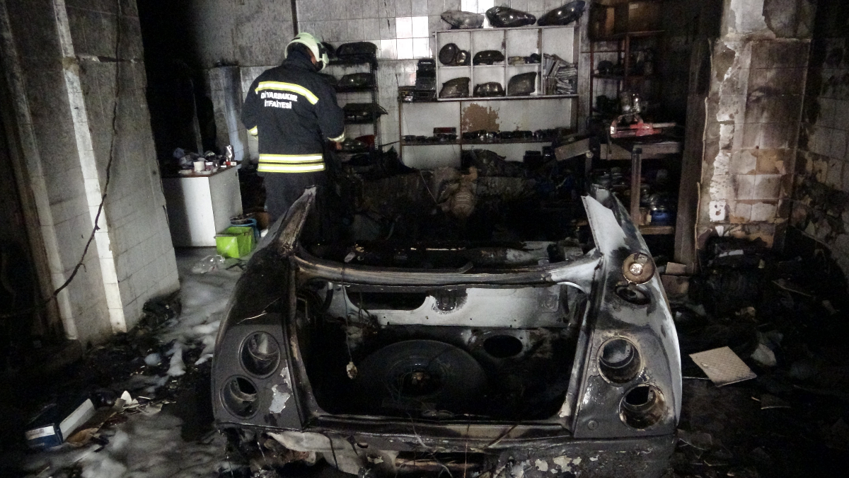 Diyarbakır'da spiral ile parçalanırken yakıt deposu patladı