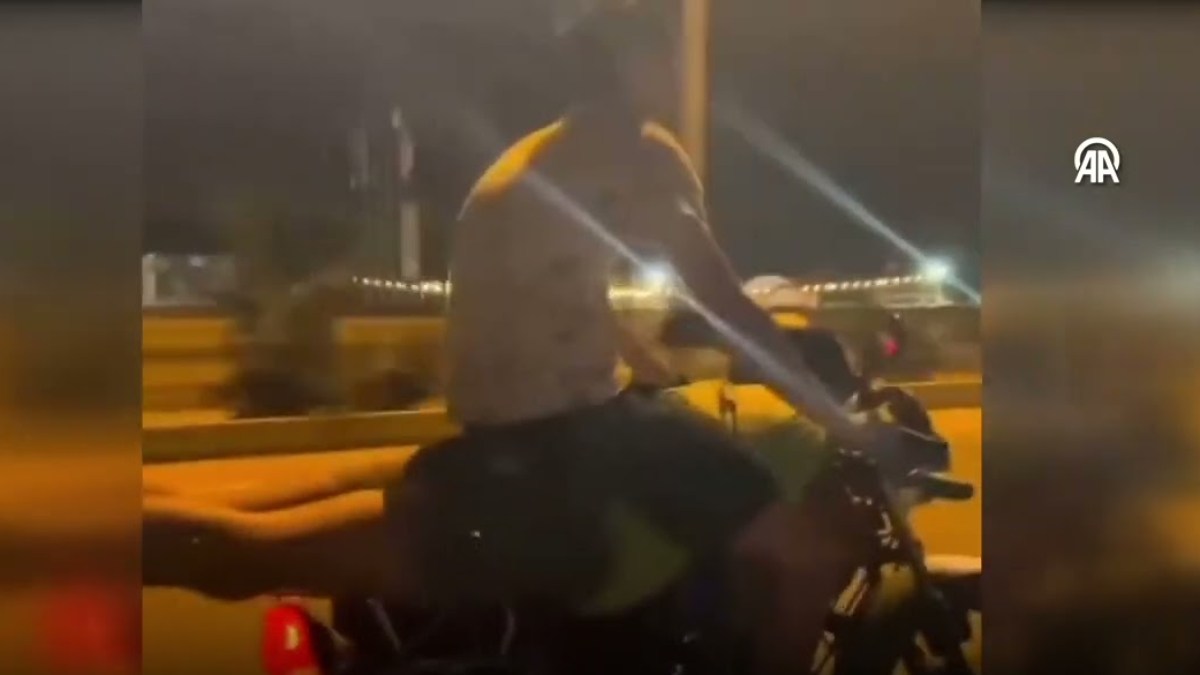 Muğla'da yüzüstü yatan arkadaşının üzerinde motosiklet kullanan sürücüye ceza