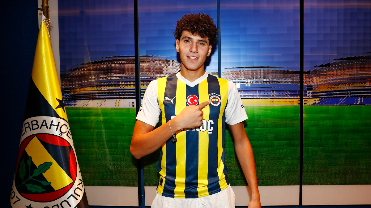 Fenerbahçe'de Omar Fayed'in lisansı çıkarıldı