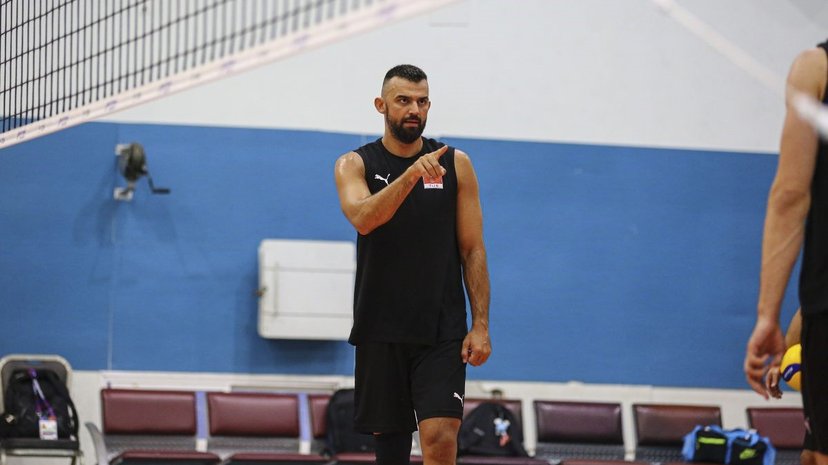 Arslan Ekşi: Takım olarak ilk hedefimiz tarihe geçmek