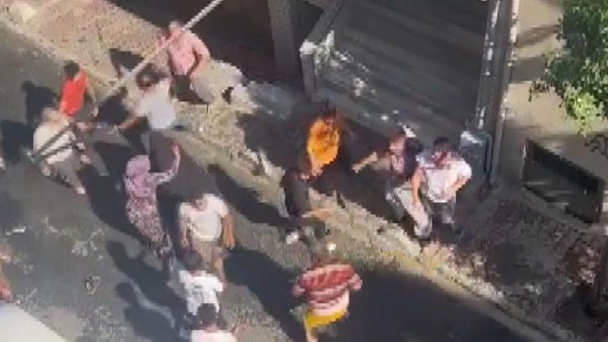 İstanbul'da kiracı ile ev sahibi birbirine girdi: Tekme ve yumruklar havada uçuştu