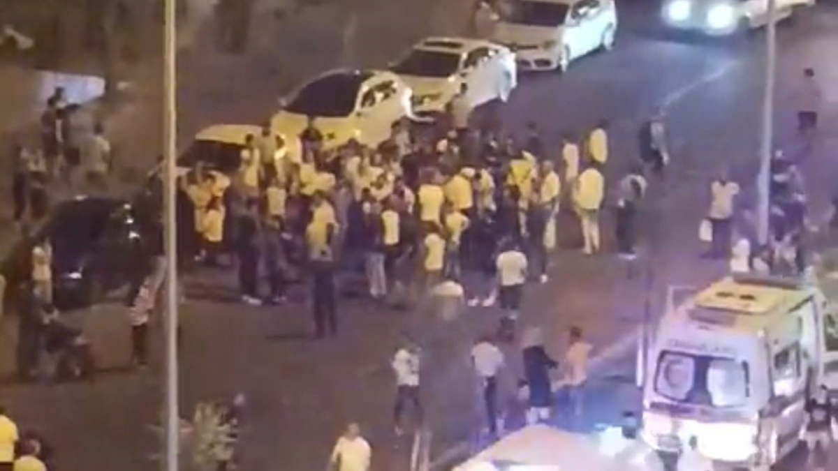 Diyarbakır’da otomobil yayalara çarptı: 2’si ağır 3 yaralı