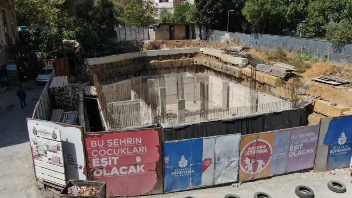 Kadıköy'de İBB'nin yarım bıraktığı kreş havadan görüntülendi