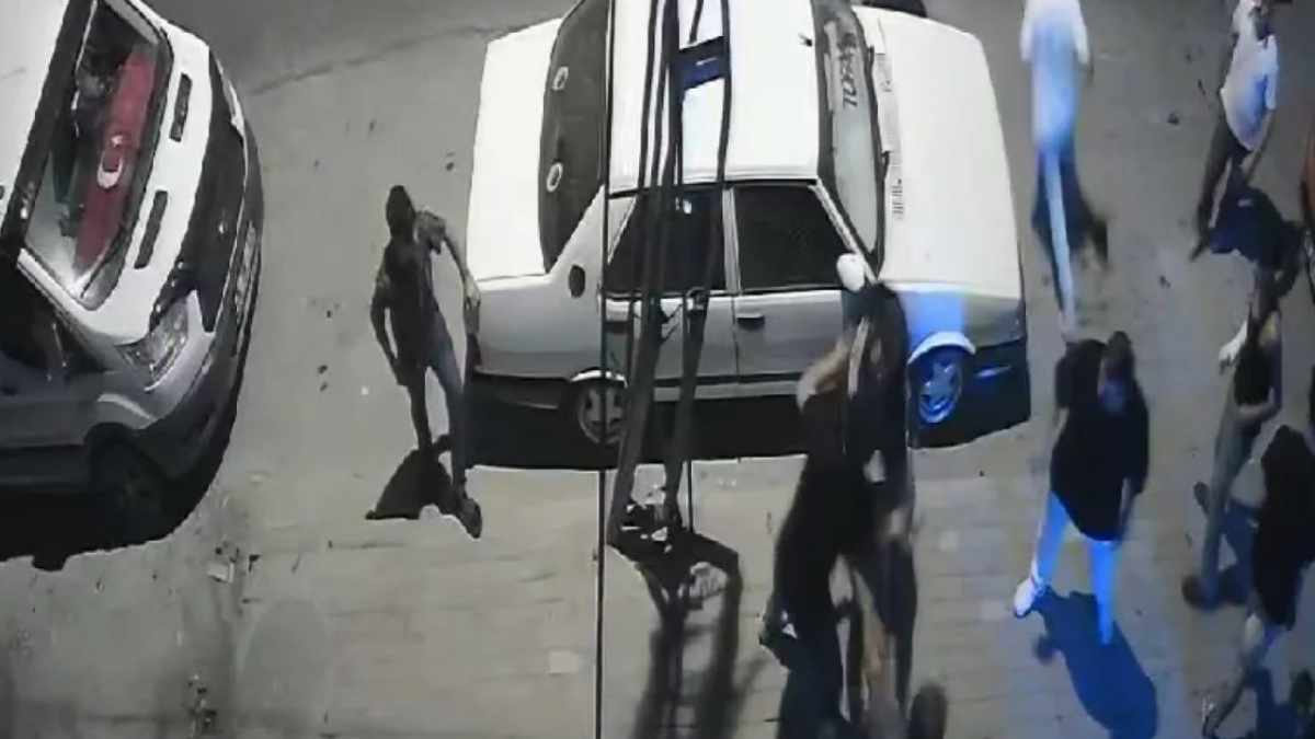 İstanbul'da çocukların kavgasına aileler girdi! 1 yaralı