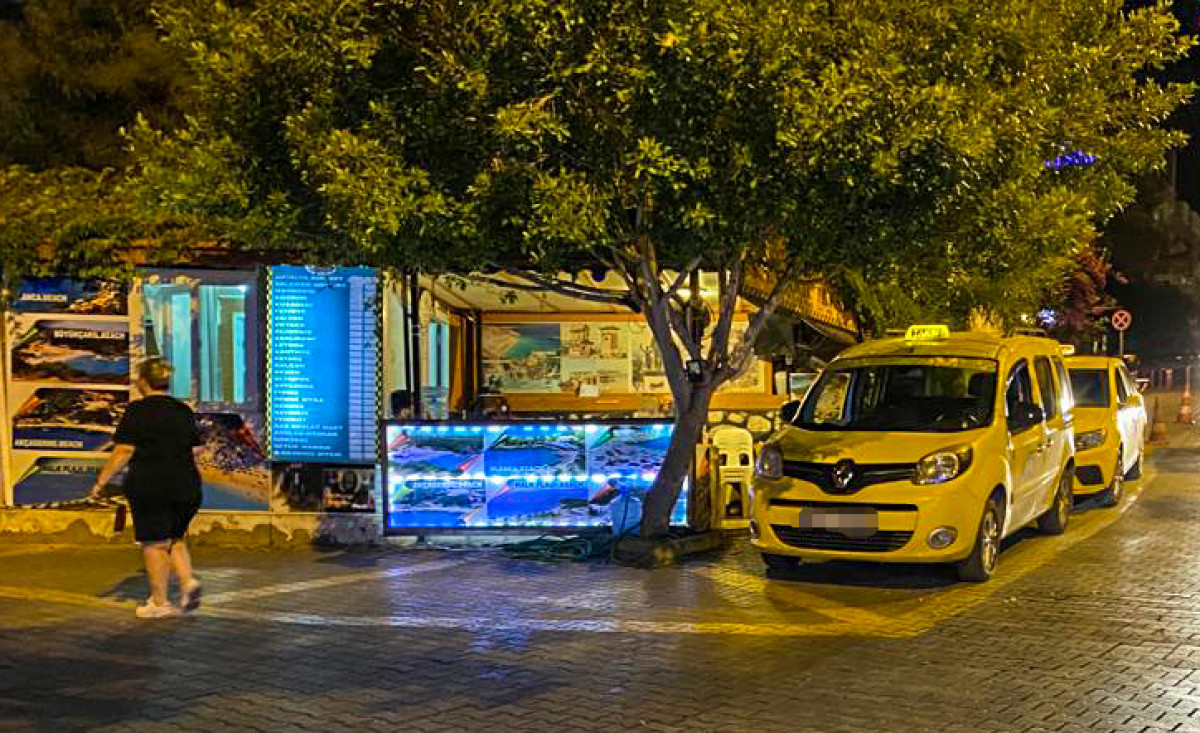 Antalya'da taksicilerin taksimetre oyunu! Sabit fiyatla yolcu aldılar