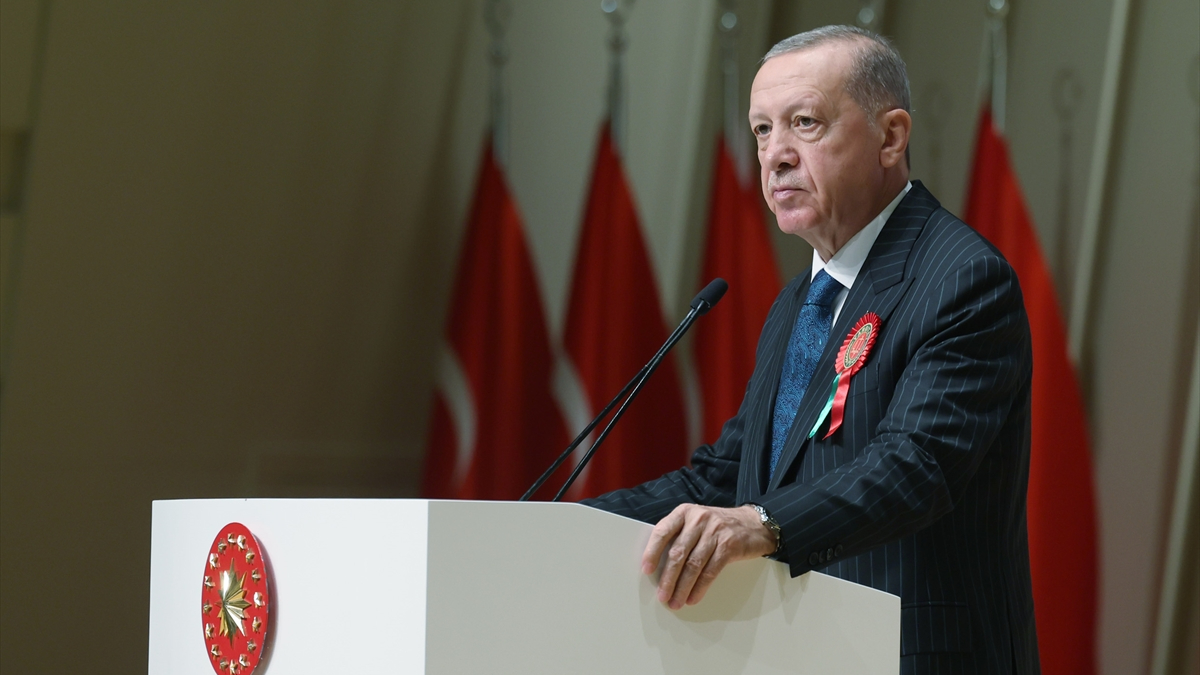 Cumhurbaşkanı Erdoğan: Adalet mahkemede tecelli edecek sosyal medyada değil