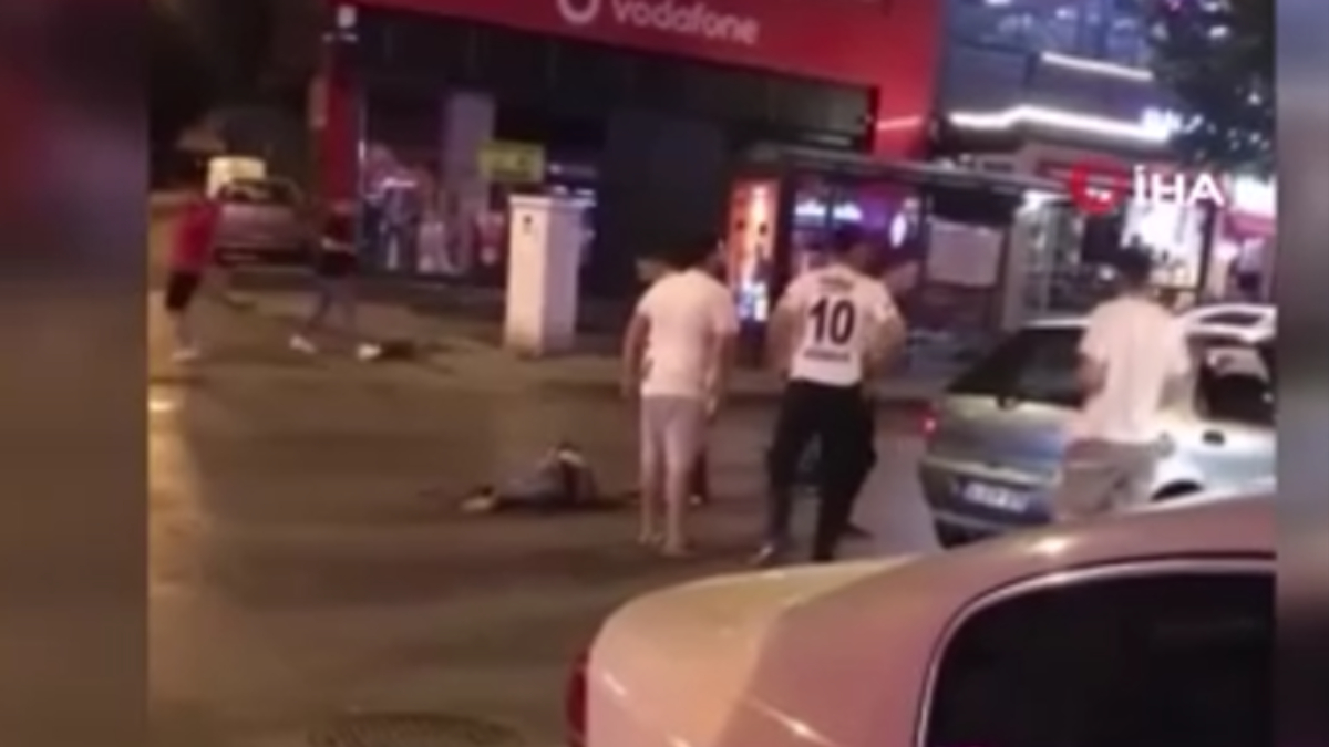 İstanbul'da alkollü şahsa meydan dayağı