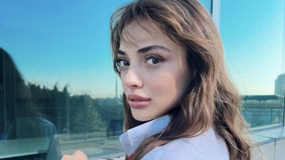 Rabia Soytürk mini şortuyla teknede şov yaptı! Görenlerin nutku tutuldu "Maşallah"