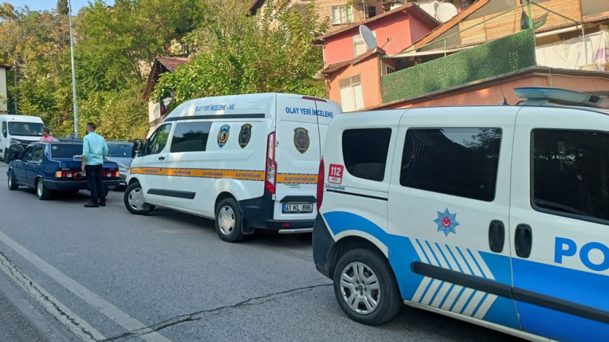 Kocaeli'de bahçesinde oturan kadın bacağından vuruldu