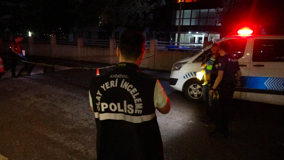 Kocaeli'de silahlı saldırıya uğrayan şahıs yaralı halde otomobille hastaneye gitti