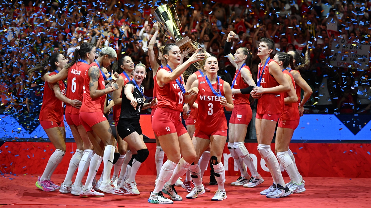 Namağlup Avrupa Şampiyonu Filenin Sultanları'nda THY'den tatil jesti