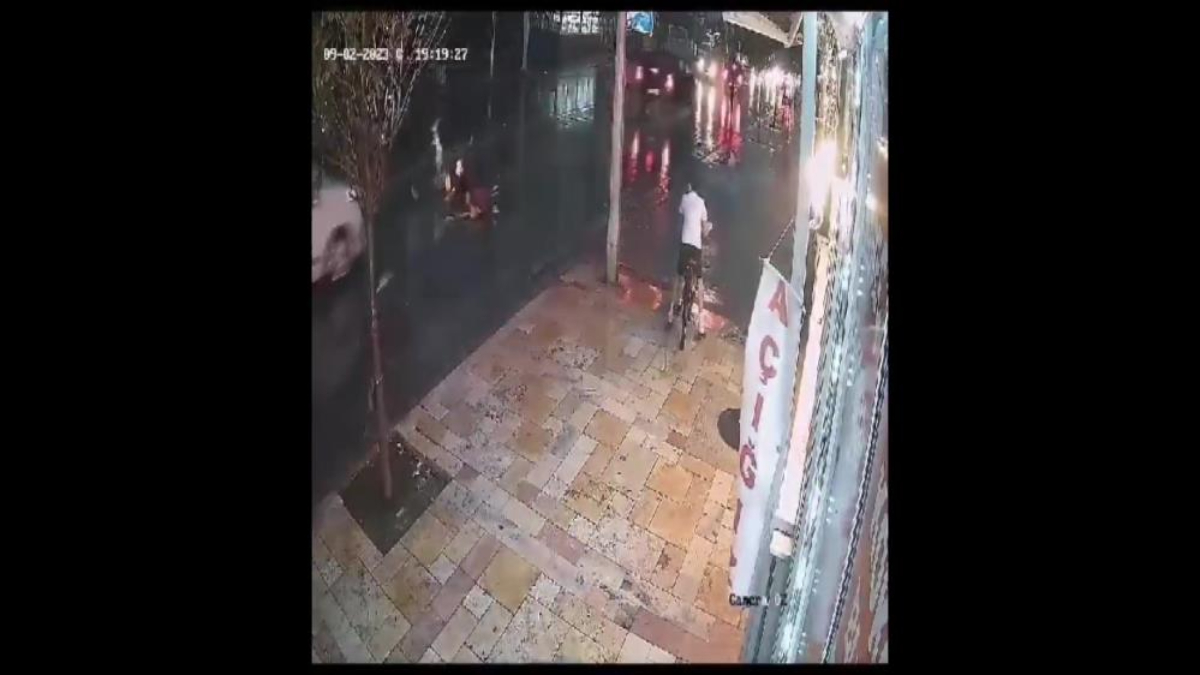 Denizli'de karşıdan karşıya geçerken ölümden dönen kadınlar