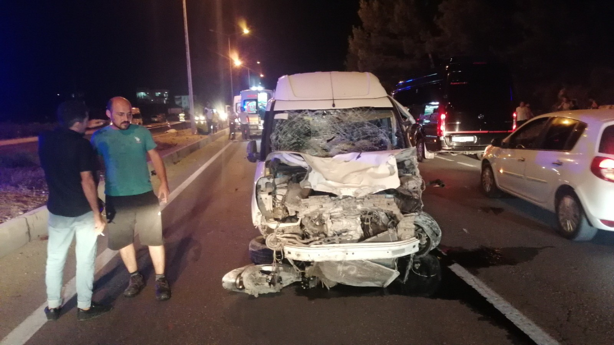 Antalya'da yaya geçidi dehşeti! Aracın çarptığı genç kız can verdi...