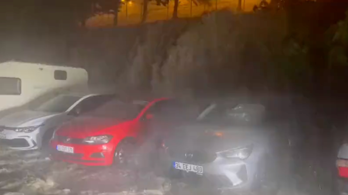 İstanbul Başakşehir'de sağanak sonrası durumun ciddiyetini gösteren görüntüler