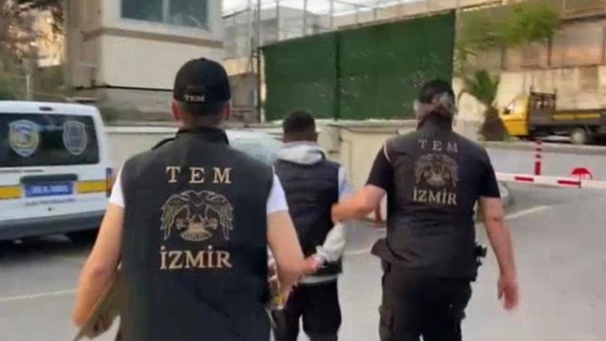 İzmir'de askeri öğrencilerden sorumlu mahrem imamlara operasyon: 9 kişi yakalandı