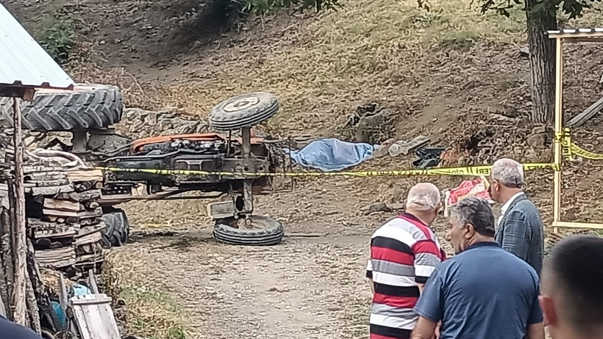 Kastamonu'da 5 metre yüksekten düşen traktörün sürücüsü can verdi