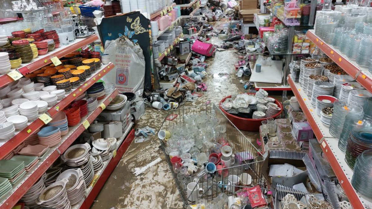 Samsun'da sel suları bir iş yerine 5 milyon lira zarar verdi
