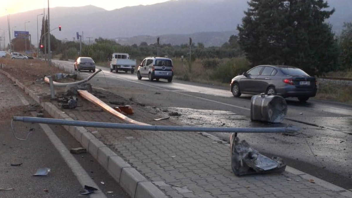 Aydın'da refüje tanker çarptı: 1 yaralı