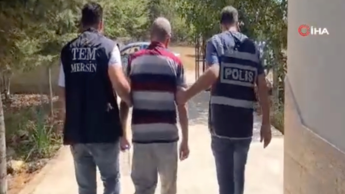 Mersin'de eski emniyet müdürü FETÖ suçundan yakalandı