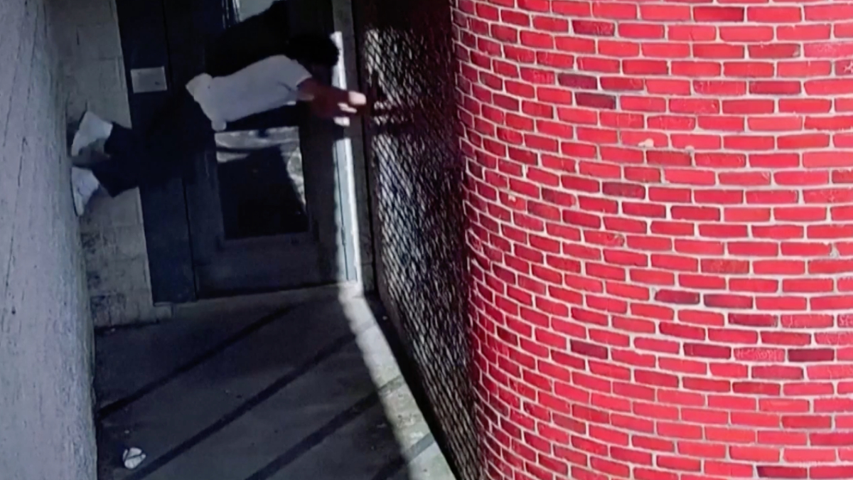 ABD'de bir cinayet zanlısı tırmanarak hastaneden kaçtı