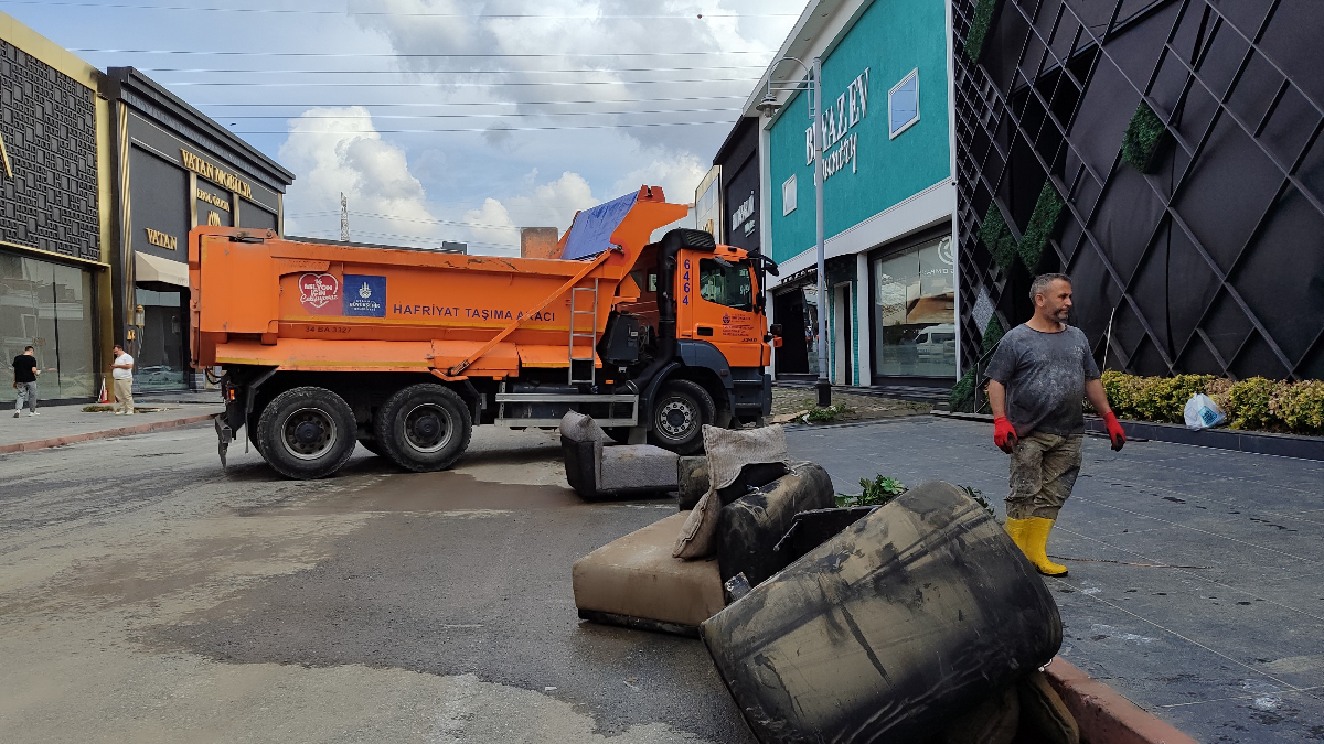 İstanbul MASKO'da selin izleri siliniyor